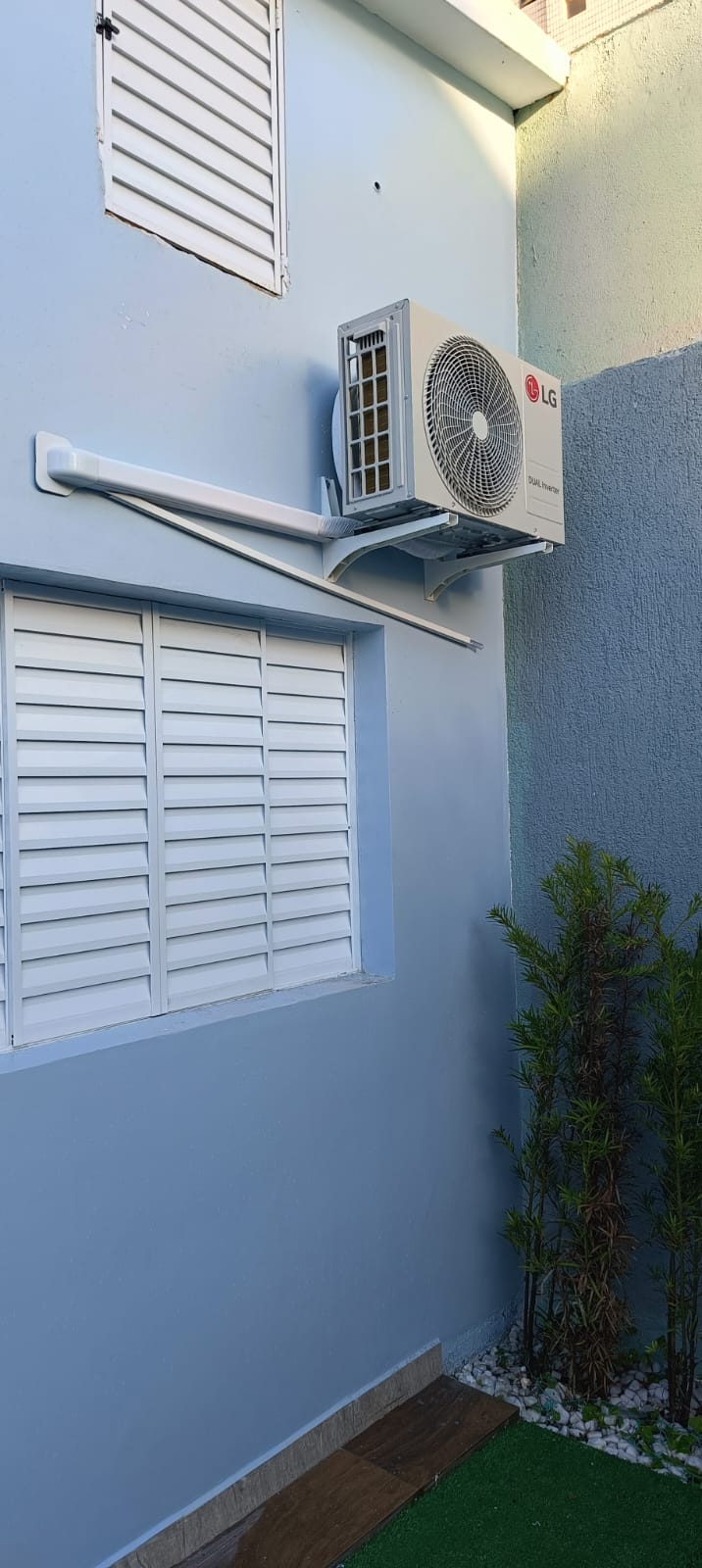 Instalação de unidade externa LG em residência